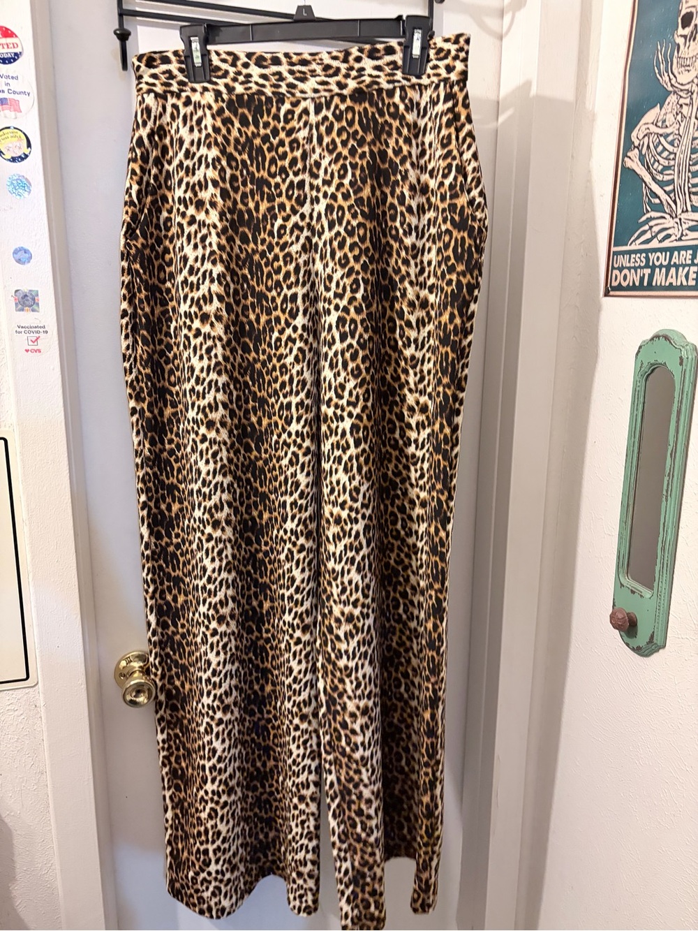 Vixen- size L- leopard crepe ‘Vacation’ pants. VGC